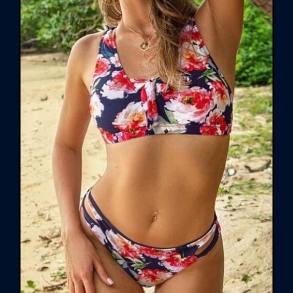 Cupshe one piece swimsuit - Picture 3 of 4